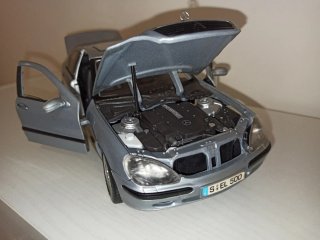 Modello Maisto Auto 1:18 Mercedes classe s