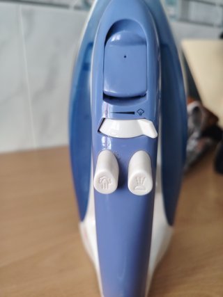 Plancha de vapor Jocca azul y blanca