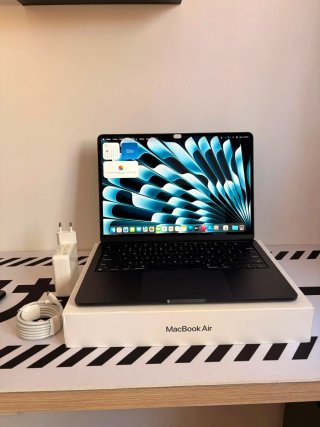 MacBook Air M2 8GB RAM 256GB SSD