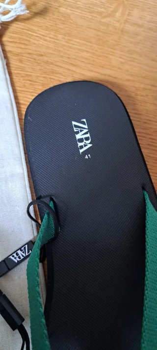 Chanclas Zara Dedo Negras y Verdes Talla 41