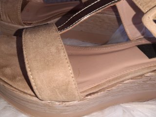 Sandalias Beige y Doradas
