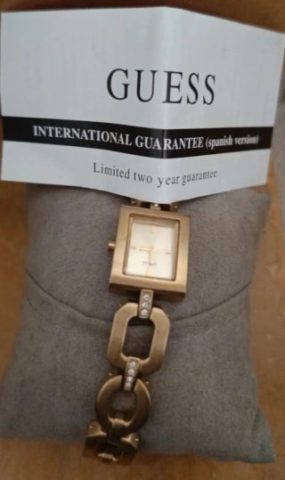 Reloj Guess Dorado Mujer