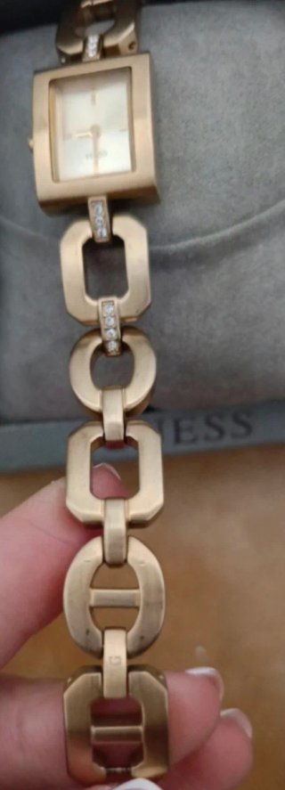 Reloj Guess Dorado Mujer