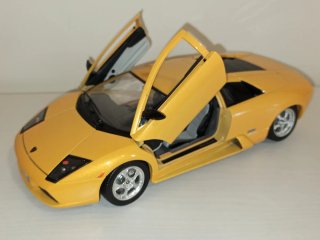 Modellino Auto Bburago 1/18 Lamborghini Giallo