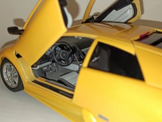 Modellino Auto Bburago 1/18 Lamborghini Giallo