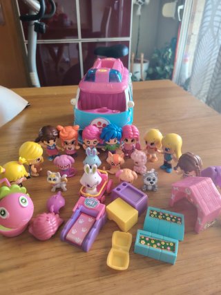 Lote Pin y Pon Ambulancia y Muñecos