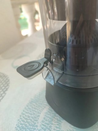 Exprimidor marca Ambiáno