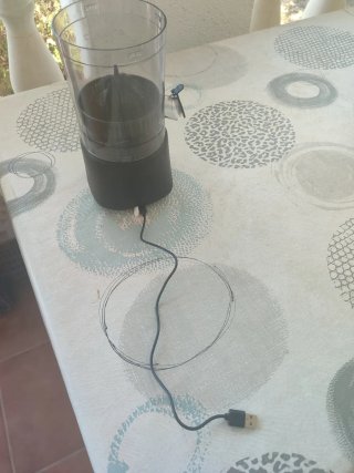 Exprimidor marca Ambiáno