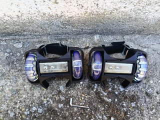 Patines de ruedas amarillos