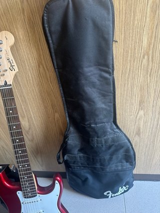 Guitarra Fender Squier Strat + Ampli