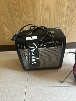 Guitarra Fender Squier Strat + Ampli