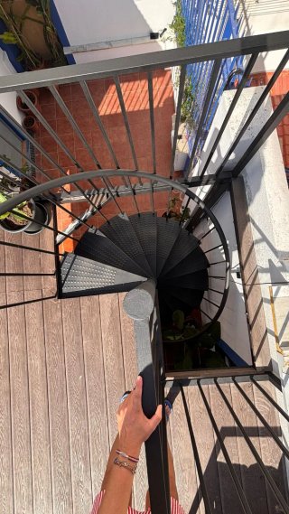Escalera caracol metálica