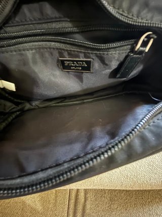 Riñonera Prada Negra original