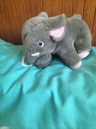 Lote 8 peluches, elefante con sonido