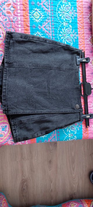 Falda pantalón vaquera negra sin estrenar