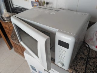 Microondas Orbegozo blanco