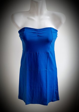Vestido azul sin tirantes