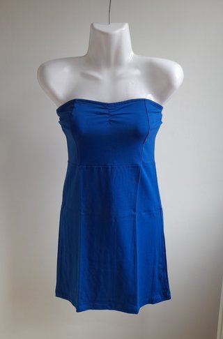 Vestido azul sin tirantes