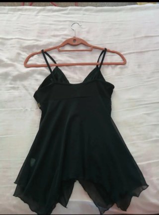 Top negro PROGRESS con detalles dorados. Talla S/M