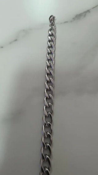Cadena cubana plateada
