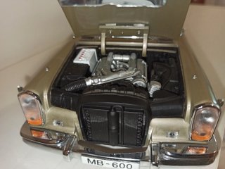 Modellino Auto Mercedes 1/18