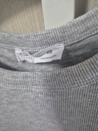 Vestido canalé gris