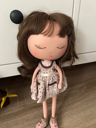 Muñeca con vestido de lunares