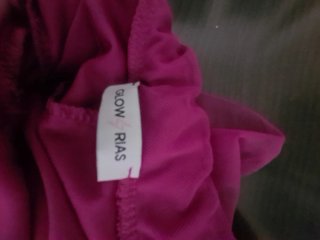 Vestido de invitada fucsia con chal