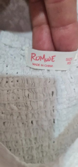 Top crop blanco Romwe talla XS
