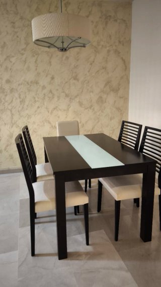Mesa comedor y 4 sillas