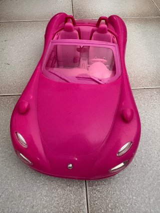Coche deportivo rosa Barbie