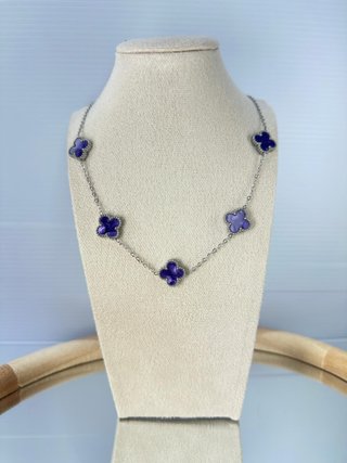 Collana con quadrifogli viola e argento