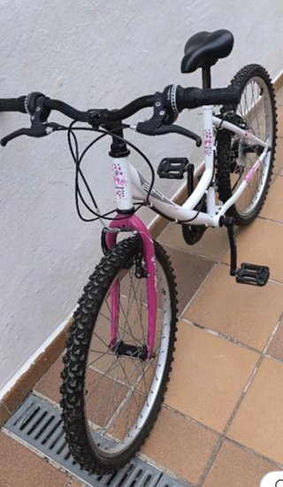 Bicicleta niña 24 rosa y blanca