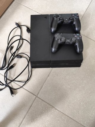 PS4 408GB + FIFA 26+Juegos Descargados. Negociable