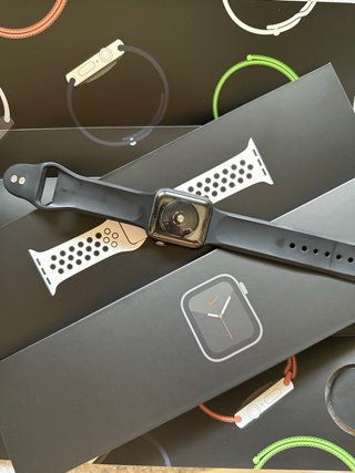 Apple Watch SE Nike 40mm Cellular Negro