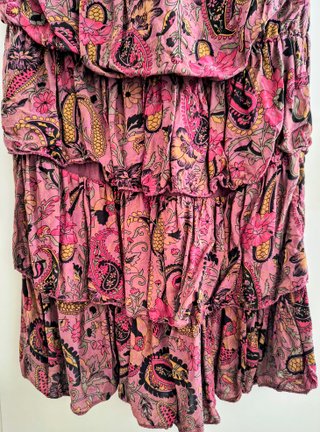 Vestido estampado volantes con tirantes.