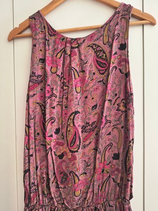 Vestido estampado volantes con tirantes.