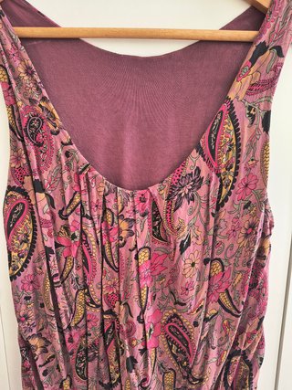 Vestido estampado volantes con tirantes.