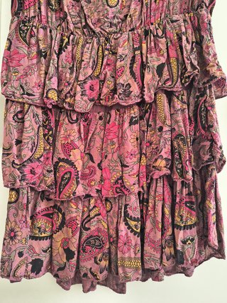Vestido estampado volantes con tirantes.