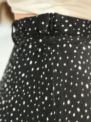 Falda corta con lunares