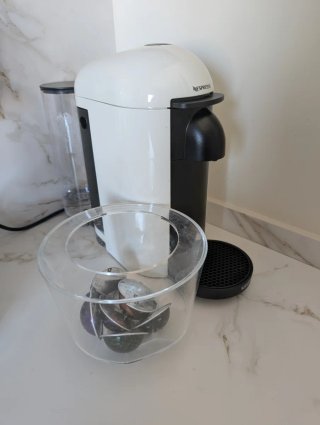 Cafetera Nespresso Vertuo Plus Blanca