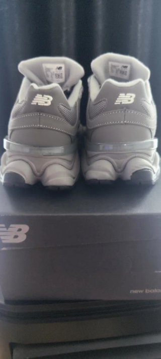 Sapatilhas New Balance 9060 Cinza 41.5