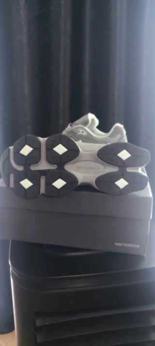 Sapatilhas New Balance 9060 Cinza 41.5