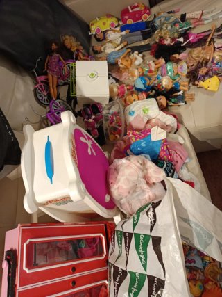 Lote muñecas Barbie y accesorios