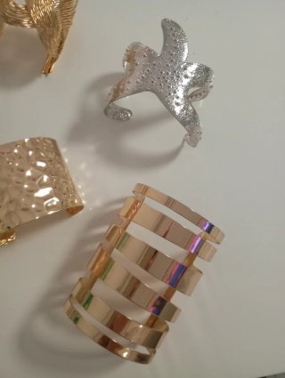 Lote Brazaletes Dorados y Plateados