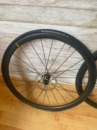 Par Ruedas Mavic Carbono