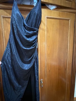 Vestido negro brillante fiesta elegante