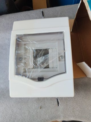 Caja de protecciones.