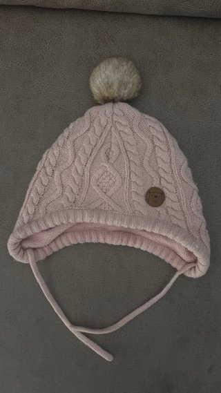 Gorro de invierno para niña con pompón