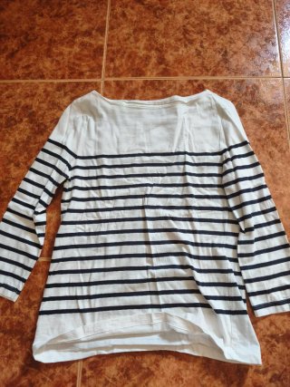 Camiseta Rayas Blanca y Negra